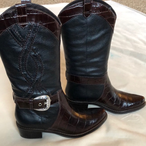 High End Chocolate Leather Boots - Picture 4 of 4